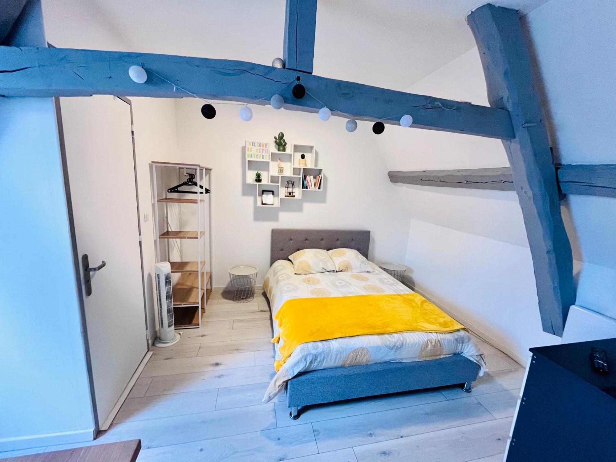 Au Petit Marcade Apartment Abbeville Bagian luar foto
